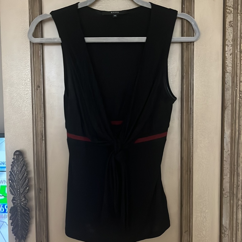 Gucci tie front top black with red strip 100% composizione (100%Nylon)
